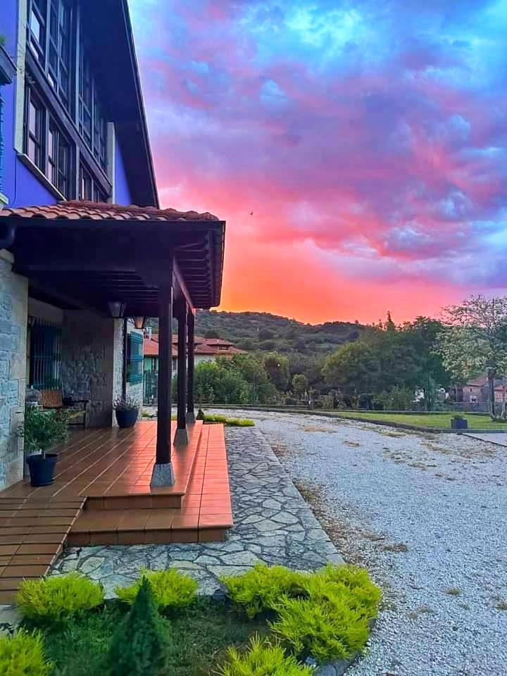 Refugio Del Cares Guest House Ortiguero Luaran gambar